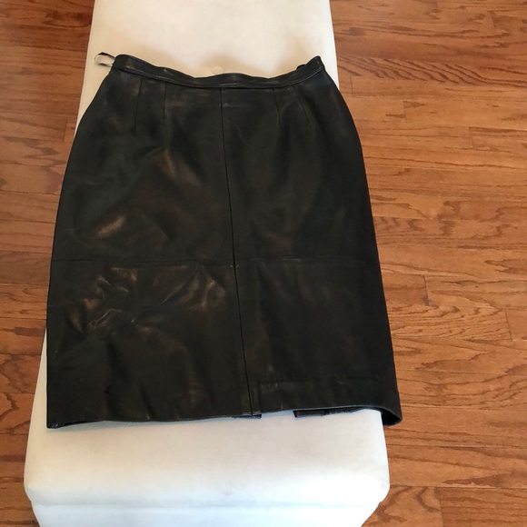 BillBlass leather skirt size 10 in mint condition. - Picture 1 of 3